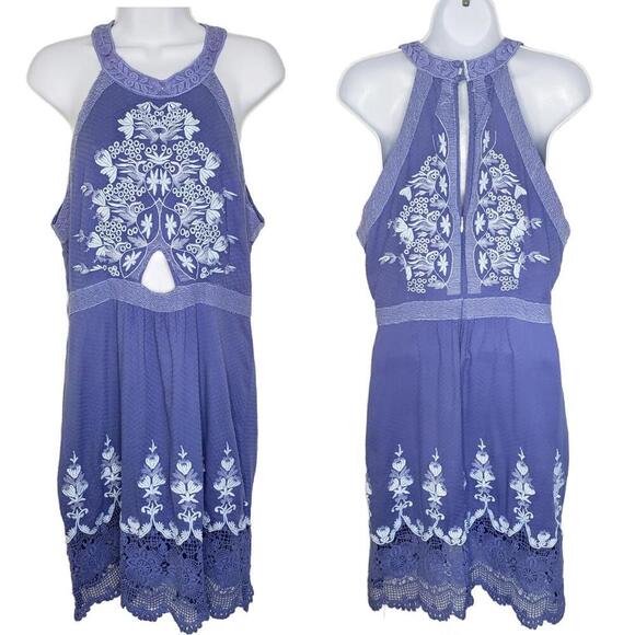 Band of Gypsies Women's M Blue Embroidered Floral Lace Trim Dress(1706) - Picture 1 of 5